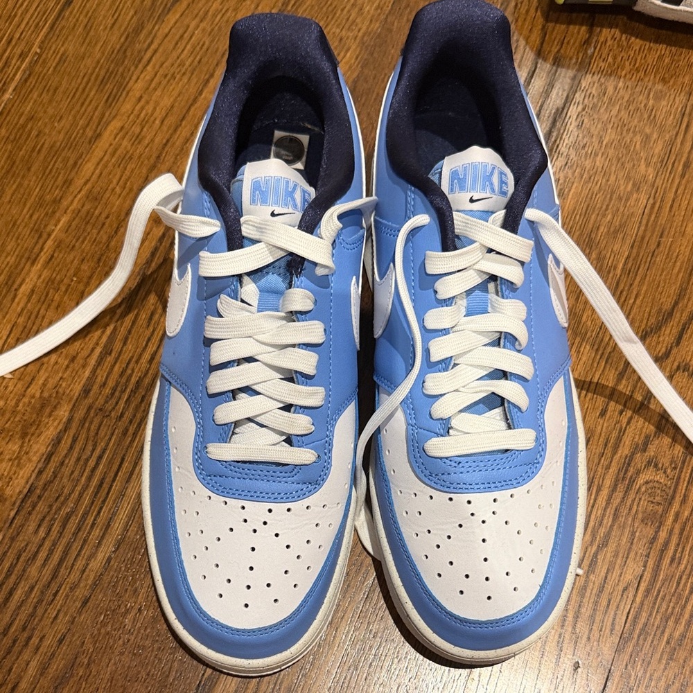 Nike Men’s Low-Top Sneakers in Light Blue and White